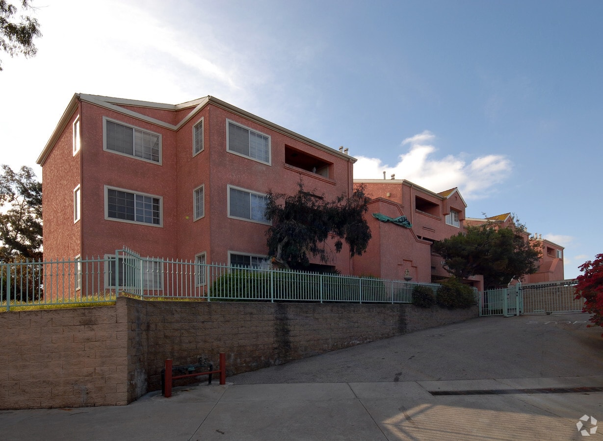 Photo - 4810 S La Brea Ave # DON