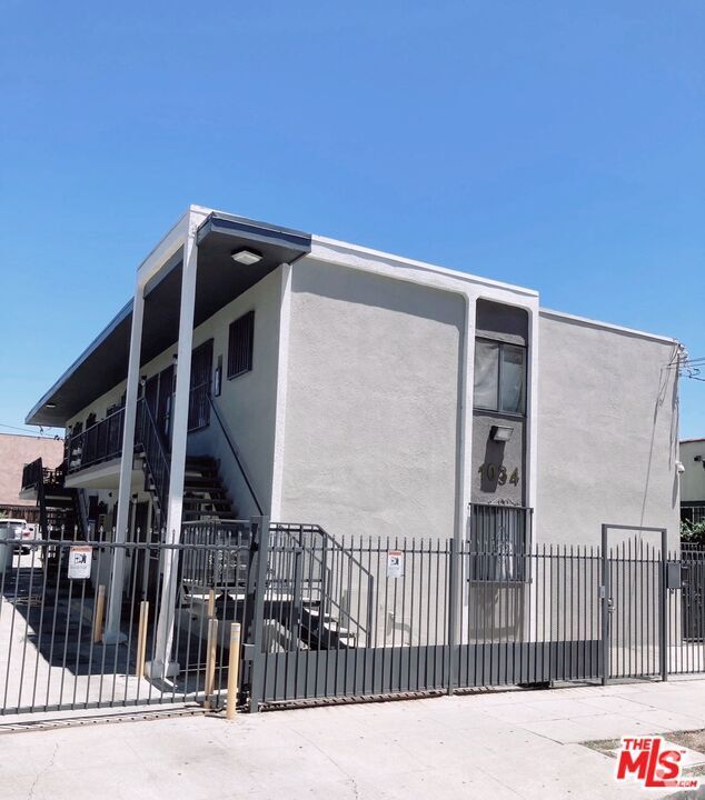 Building Photo - 1034 S Ardmore Ave Rental