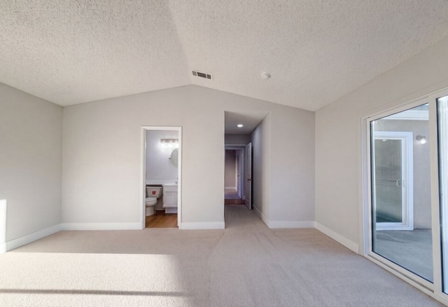 Photo - 2553 E Ave J 4