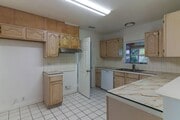Photo - Great Three Bedroom! House