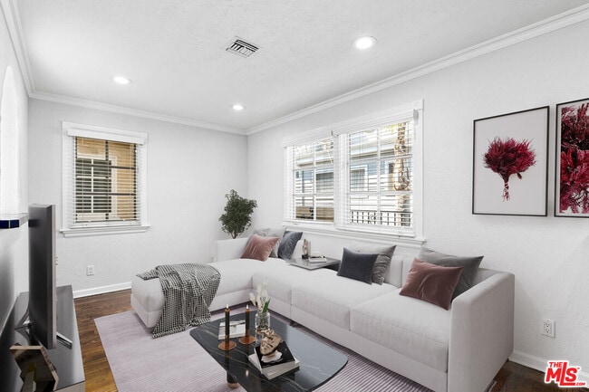 Photo - 916 N Alfred St Unit 6