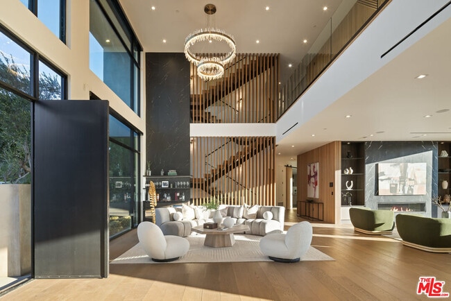 Building Photo - 16110 Meadowview Dr