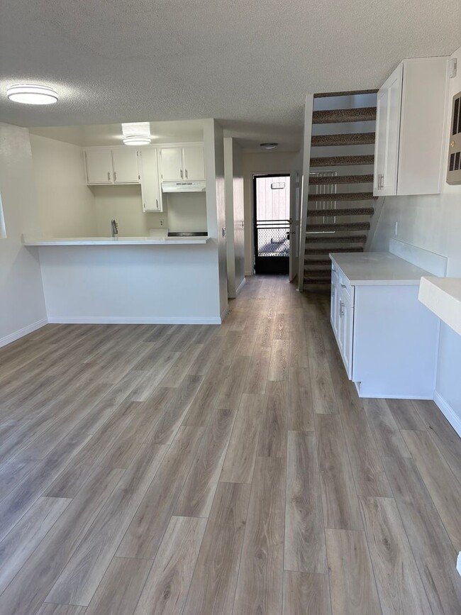 Photo - hbr4882 Unit 2