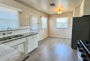 Photo - 240 N Shamrock Ave