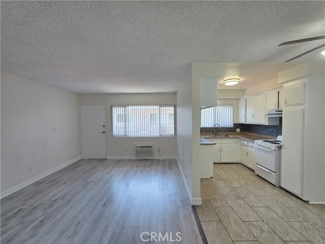Photo - 15436 Vanowen St Unit 9