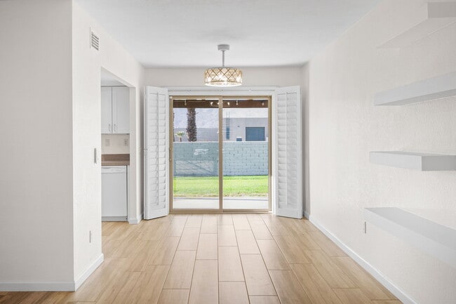 Building Photo - 41805 Largo Rental