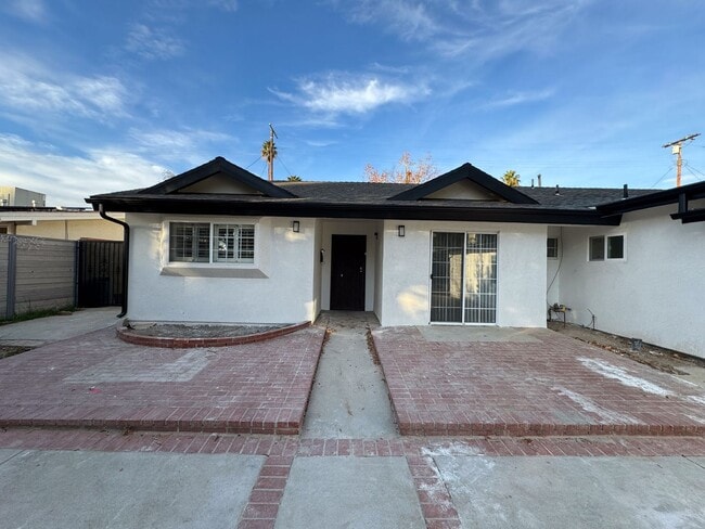 Building Photo - Remodeled Reseda Home