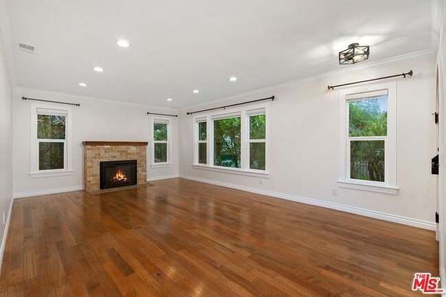 Photo - 828 N Crescent Heights Blvd