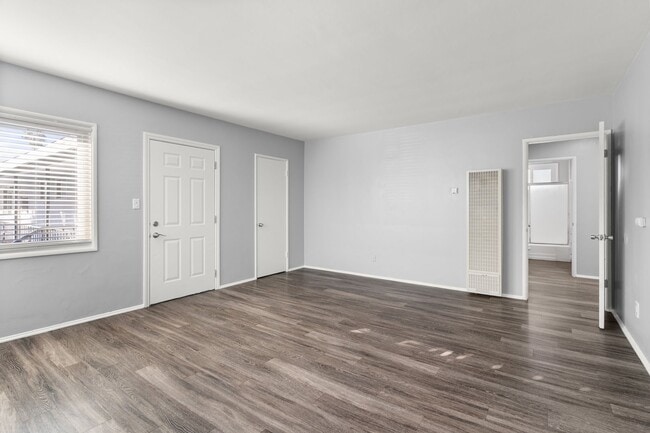 Photo - 1577 Pine Ave Unit 05