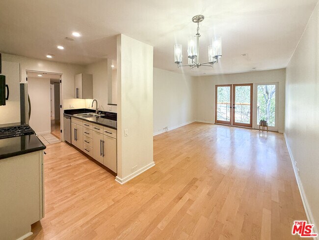 Photo - 330 S Barrington Ave Unit 309