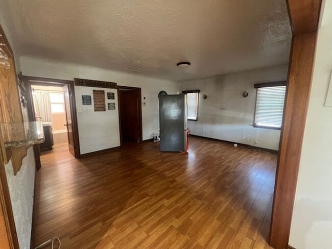 Photo - Charming 3 Bedroom 2 Bathroom, Long Beach Home for Lease!