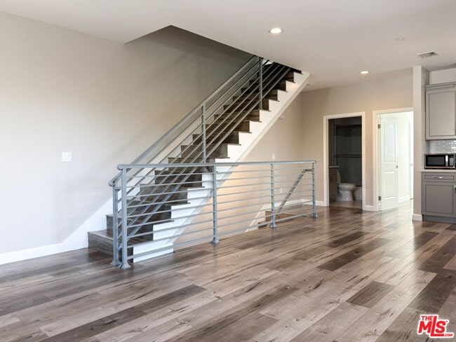 Photo - 5651 Willowcrest Ave