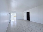 Photo - 943 W 68th St Unit 4