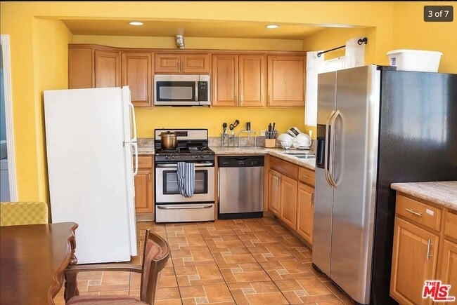 Photo - 2956 Normandie Ave
