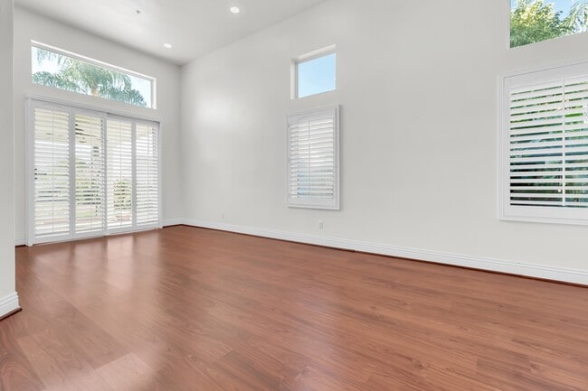 Photo - 29767 Southwood Ln