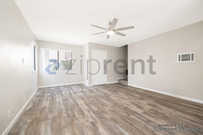 Photo - 955 Postal Way