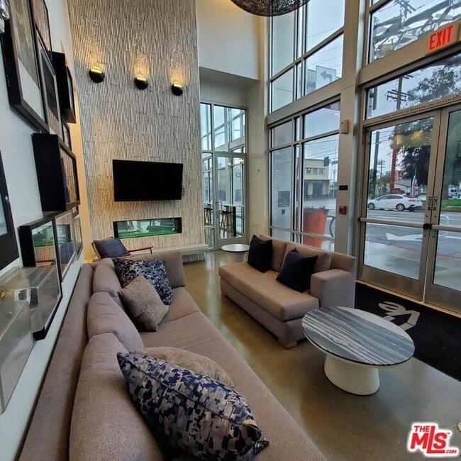 Photo - 11405 Chandler Blvd Condo Unit 611