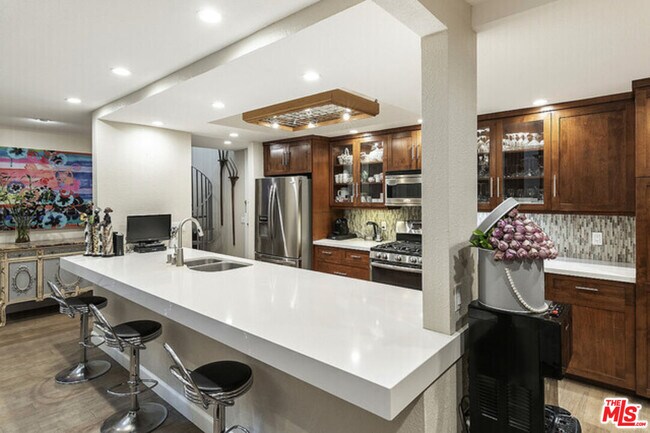 Photo - 1650 Veteran Ave Unit 303