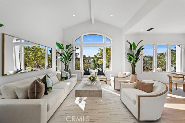 Photo - 84 Sidney Bay Dr