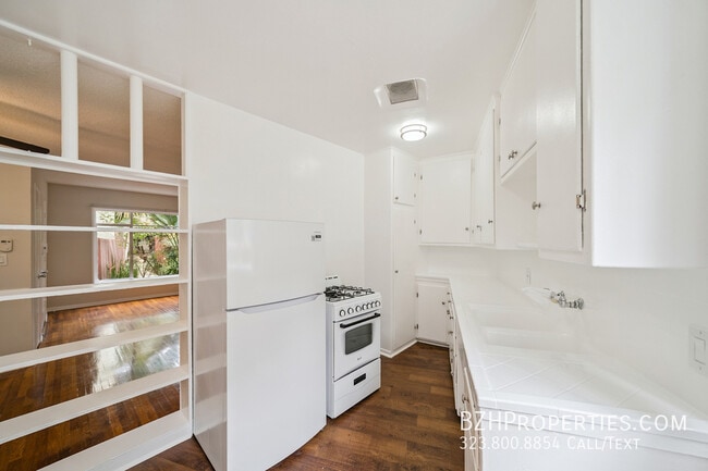 Building Photo - 8058 Hemet Pl Unit 4 Rental