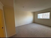 Photo - 4523 Woodman Ave