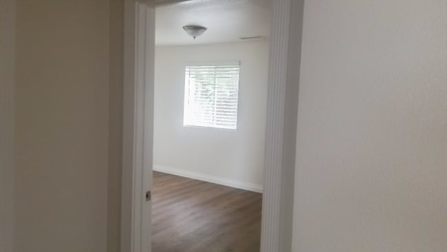 Photo - 812 N Main St