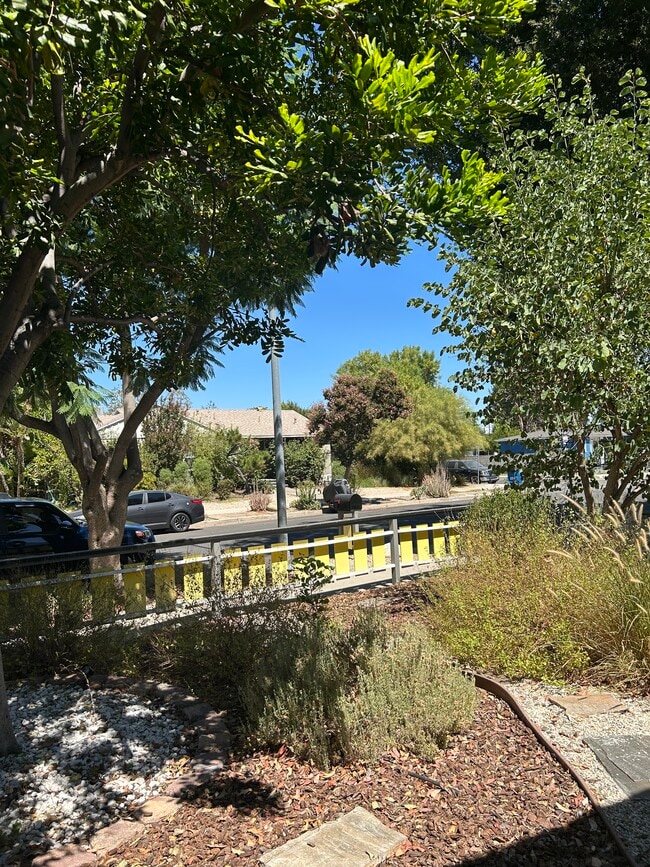 Photo - 22116 Gilmore St