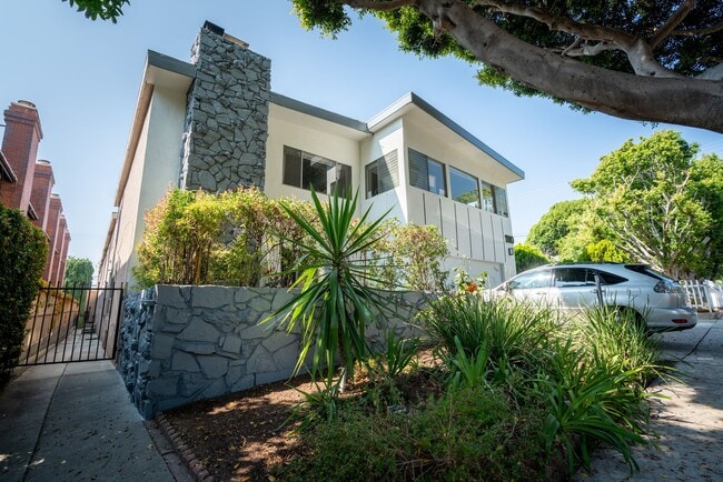 Photo - 1110 20th Street Apartments