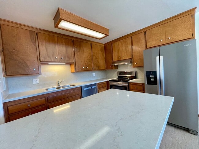 Photo - 1350 Young St