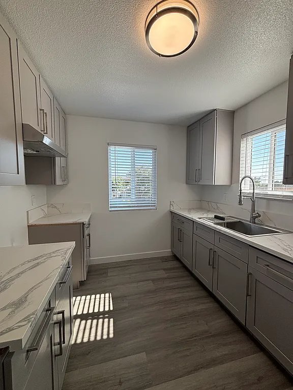 Building Photo - 1610 W Civic Center Dr Unit 4