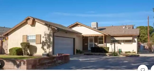 Building Photo - 45523 Lostwood Ave