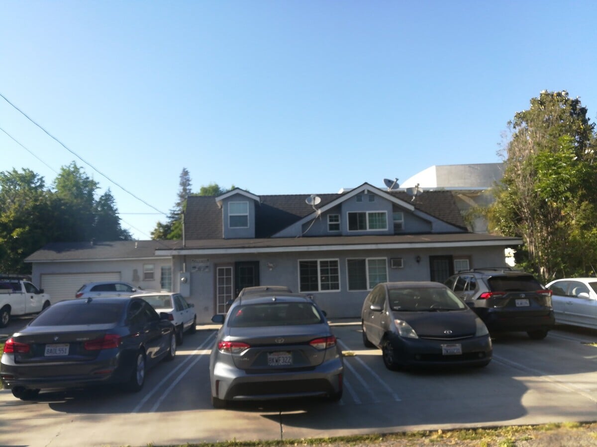 Photo - 18140 Nordhoff St