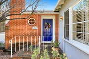 Photo - 2254 Queensberry Rd