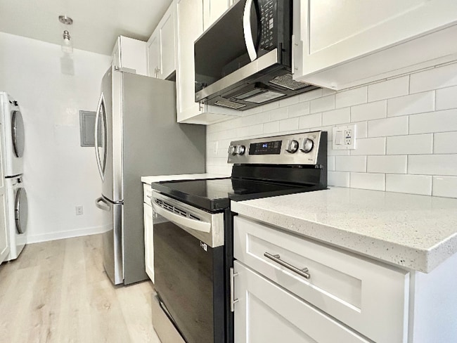 Building Photo - 1849 S Bentley Ave