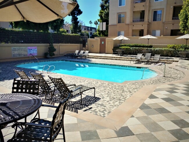 Pool - 3520 Lebon Dr Unit 5123