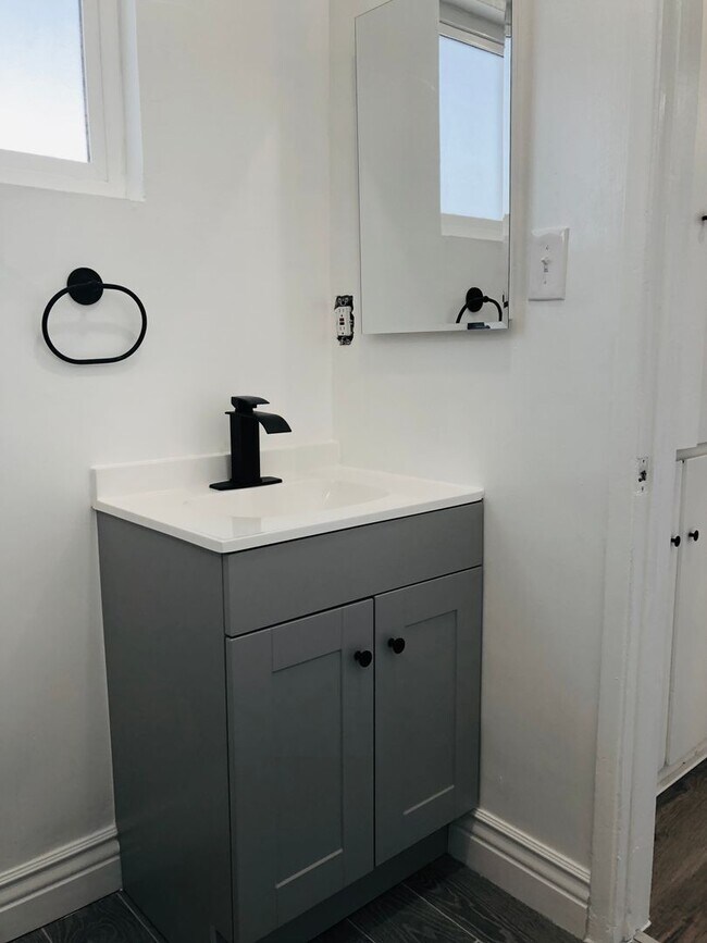 Photo - 1171 N Kenmore