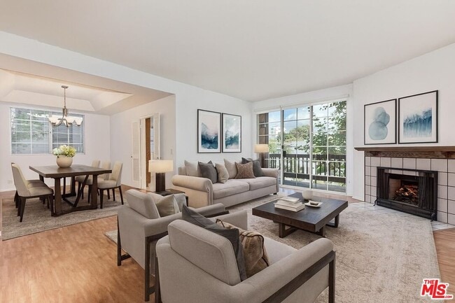 Building Photo - 1433 Barry Ave Unit 202