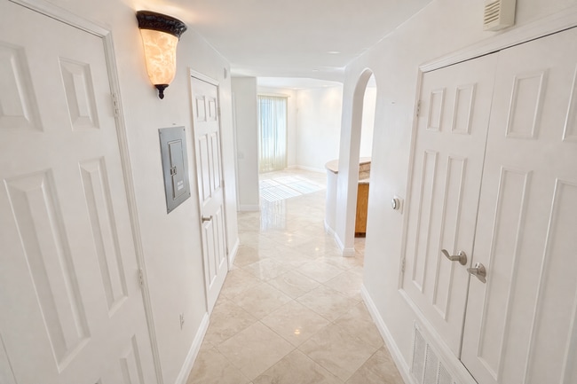 Photo - Bright Valley Village Condo for Lease with Balcony & Amenities