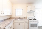 Full kitchen - 11801 Hart St