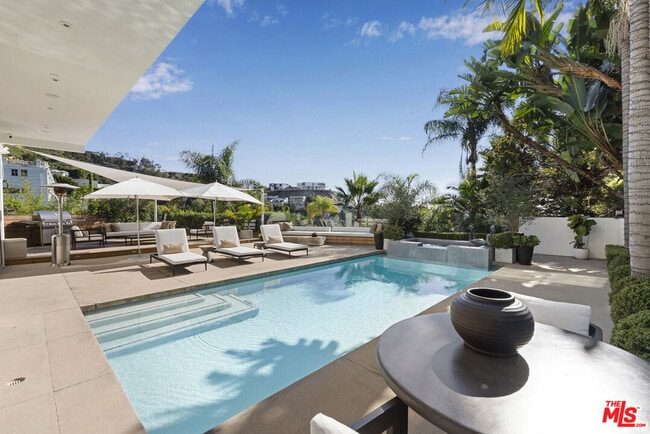 Building Photo - 1889 Rising Glen Rd