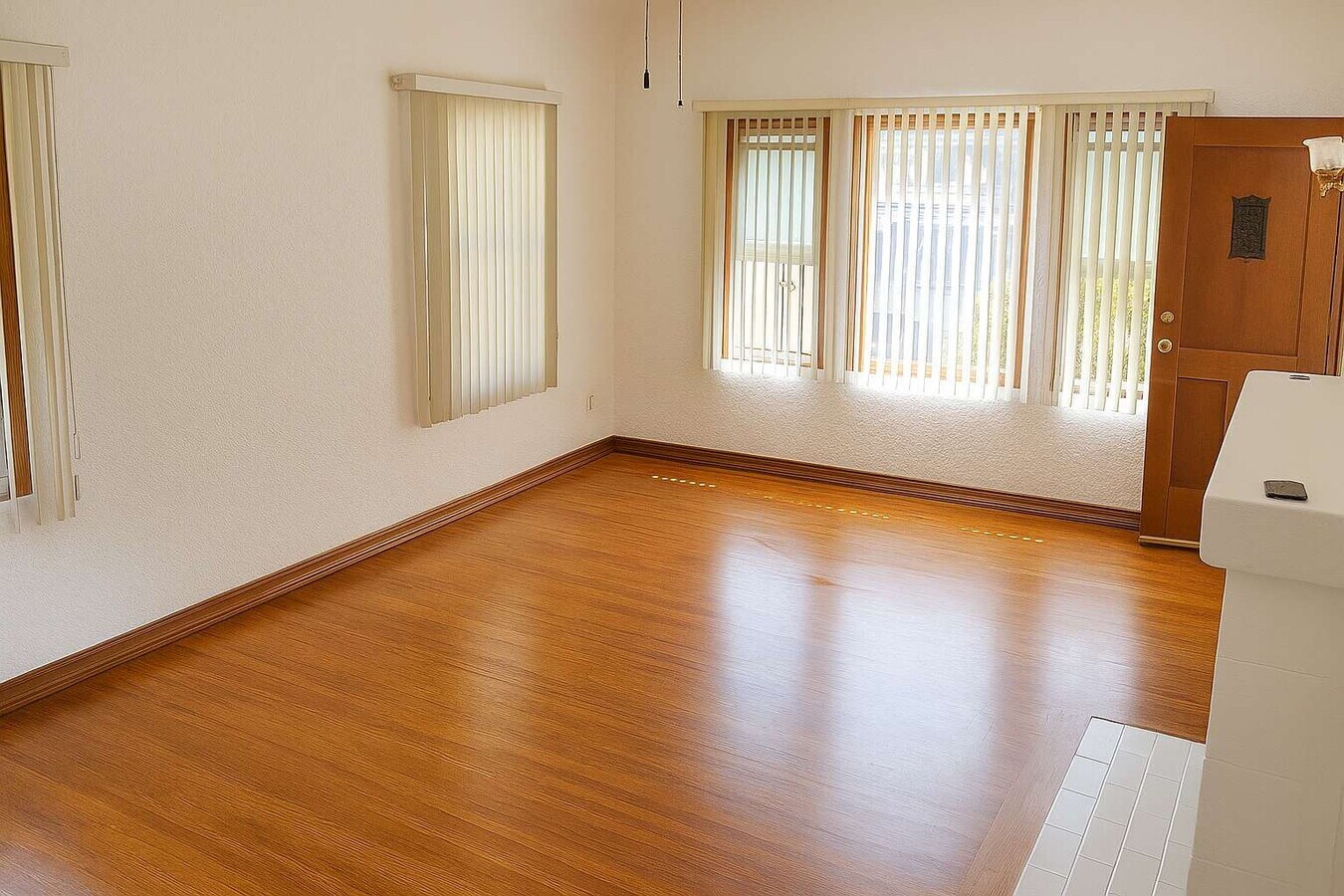 Photo - Charming, Classic, Golden Hill ~ 750 sqft ... Unit #1