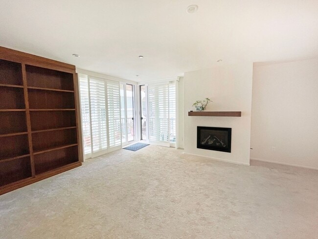 Photo - 2 Bed, 2 Bath Condo on the Esplanade with ... Unit 419