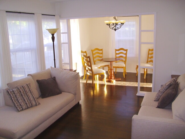 Living and dining - 8017 Campion Dr