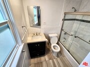 Photo - 947 Victoria Ave