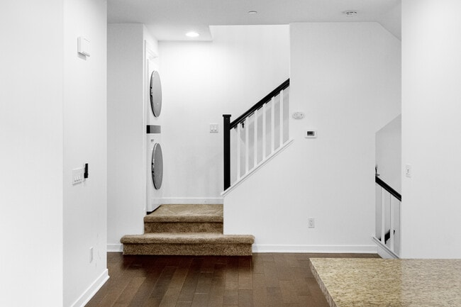 Photo - 2255 Indus Way