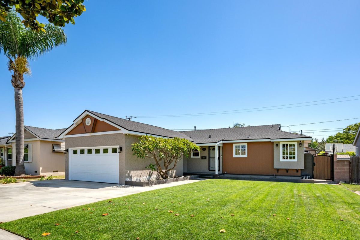 Photo - 5818 Woodruff Ave