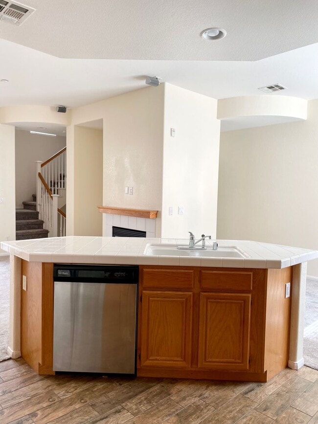 Photo - Contemporary Condo in Mission Valley