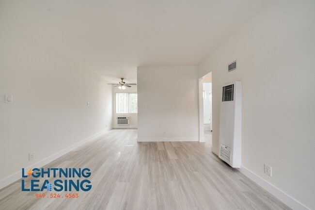 Photo - 14766 Delano St Unit 11