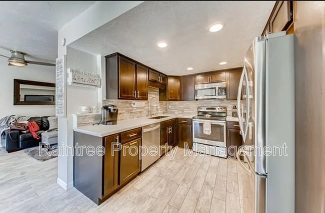 Photo - 671 Ascot Dr