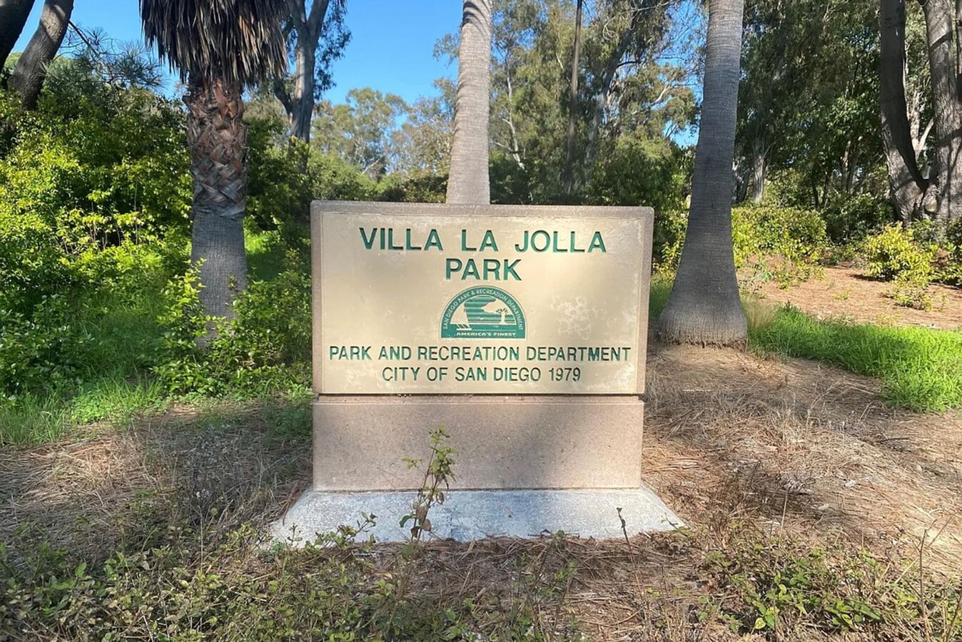 Photo - LOVELY LA JOLLA 2/2 WITH GARAGE, WHIMSICAL... Condo